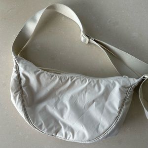 UNIQLO - ROUND MINI SHOULDER BAG